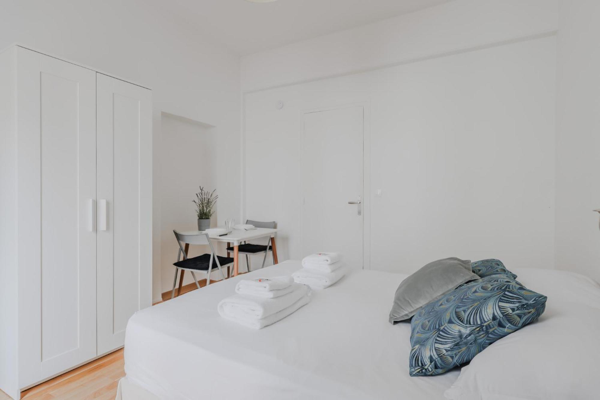 Joli Studio Pour 2 Personnes - Levallois-Perret Luaran gambar